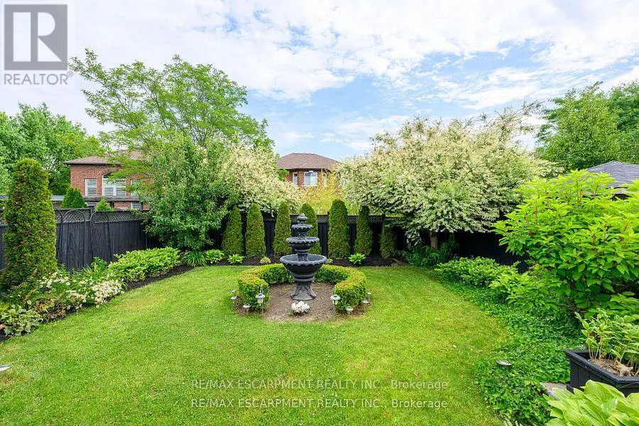 38 SUNBEAM DRIVE