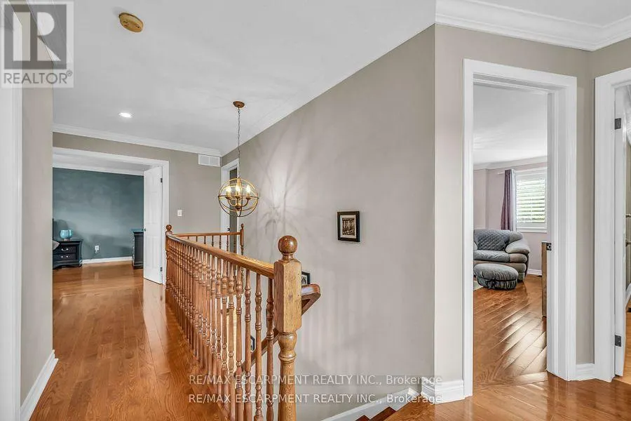38 SUNBEAM DRIVE