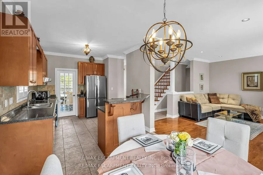 38 SUNBEAM DRIVE
