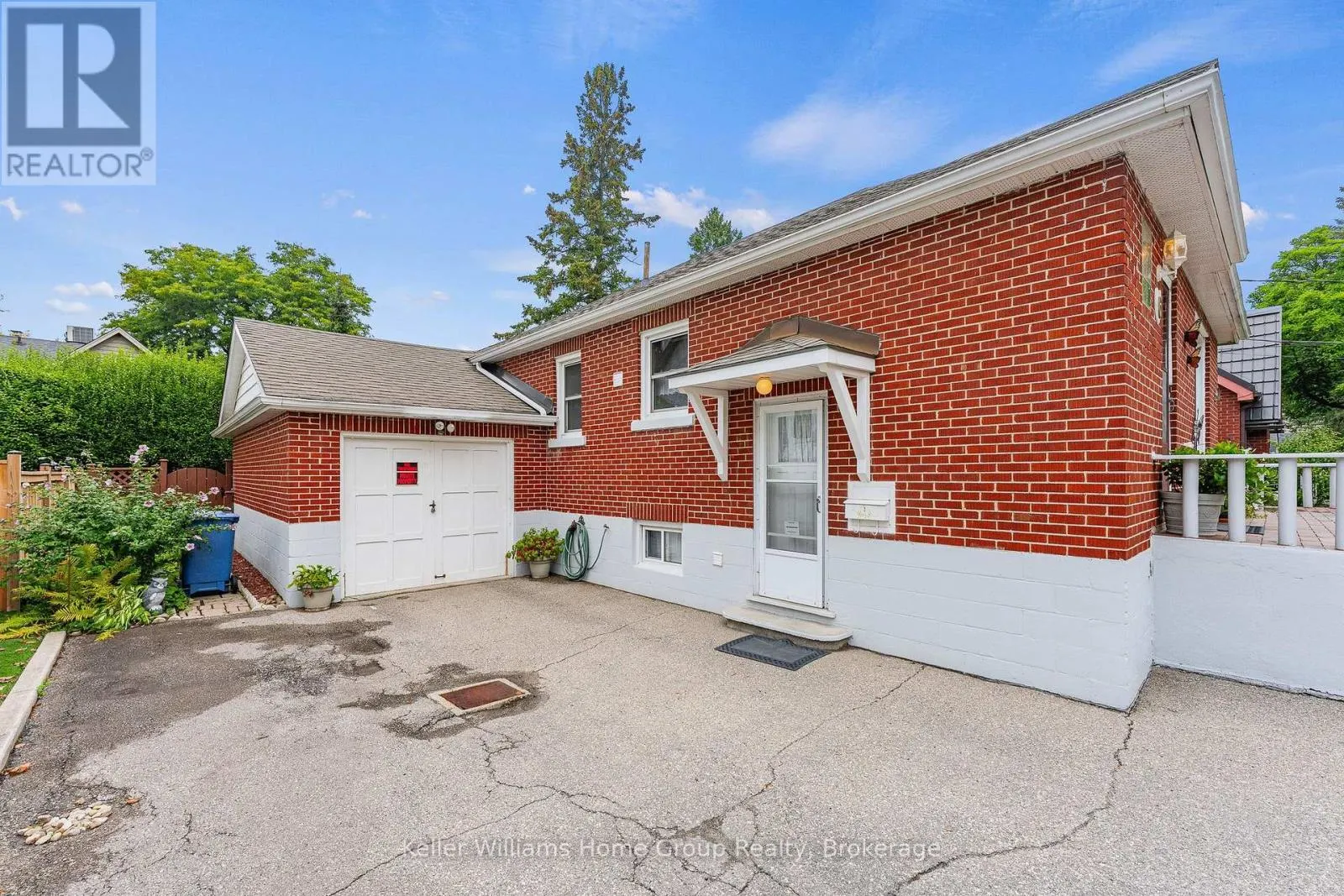 6 HEPBURN AVENUE