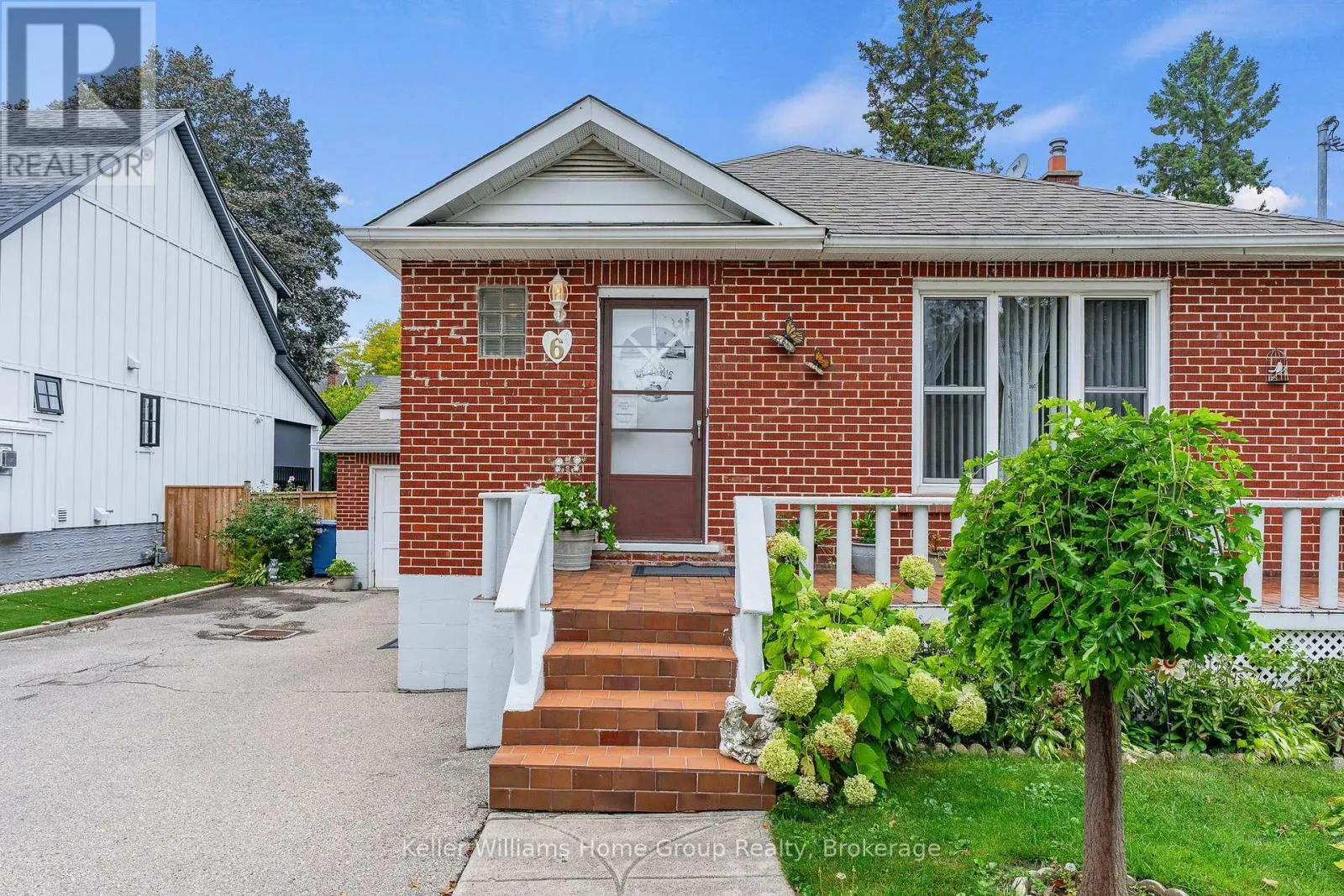 6 HEPBURN AVENUE