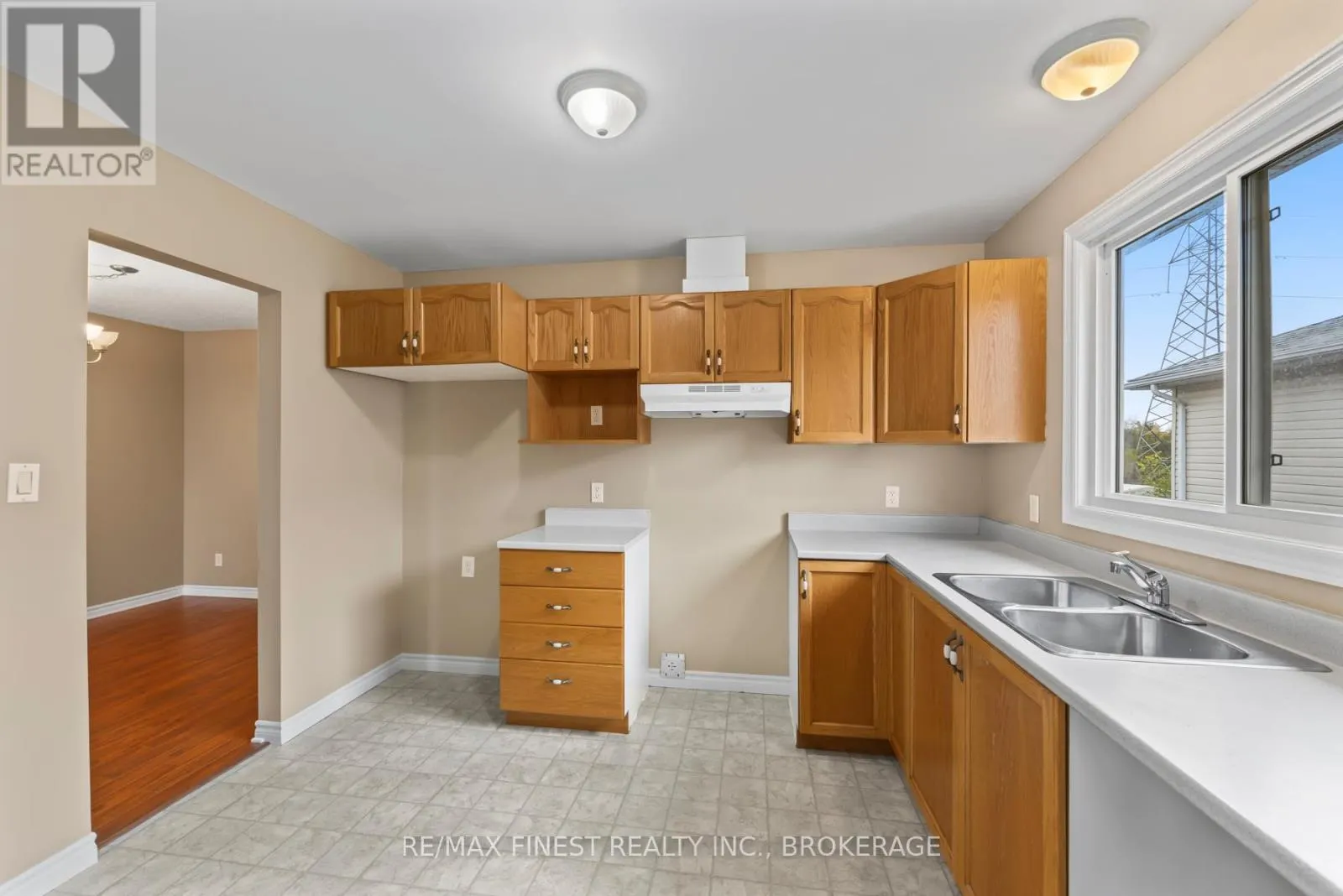 830 PEACHWOOD STREET