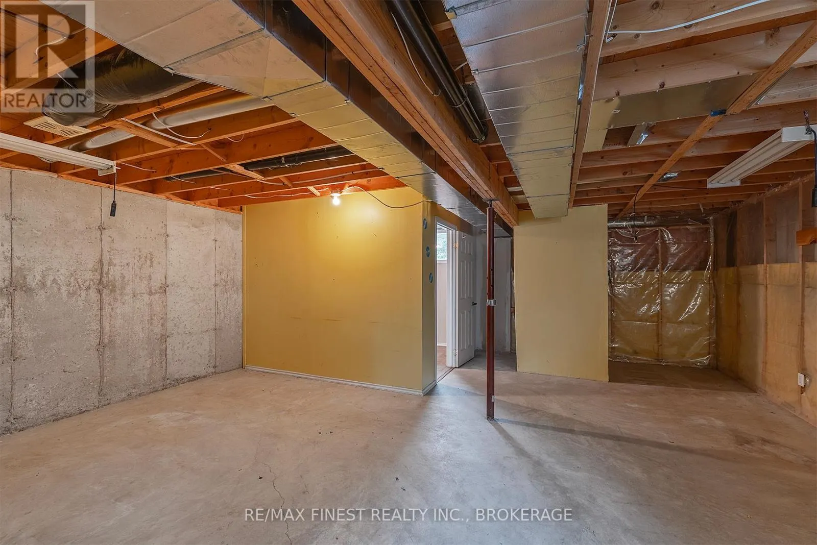 830 PEACHWOOD STREET