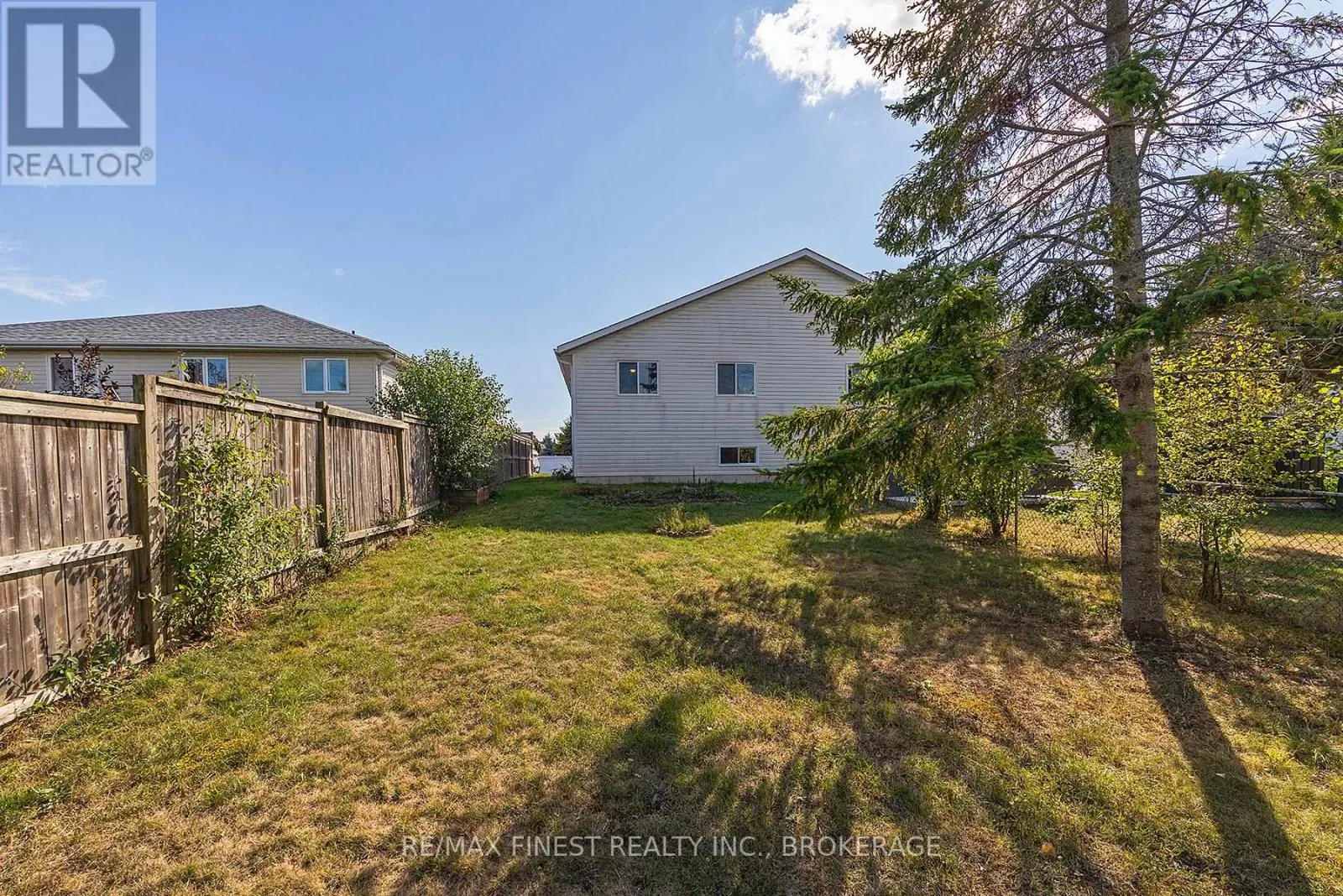 830 PEACHWOOD STREET