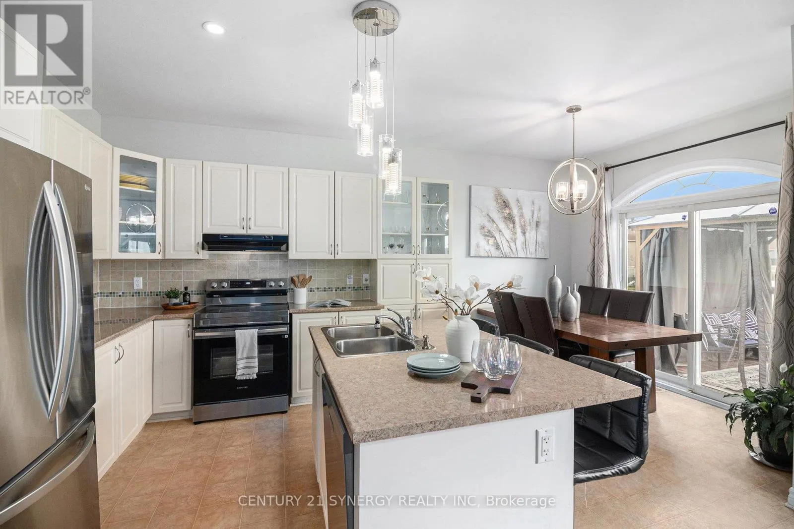 2479 ESPRIT DRIVE