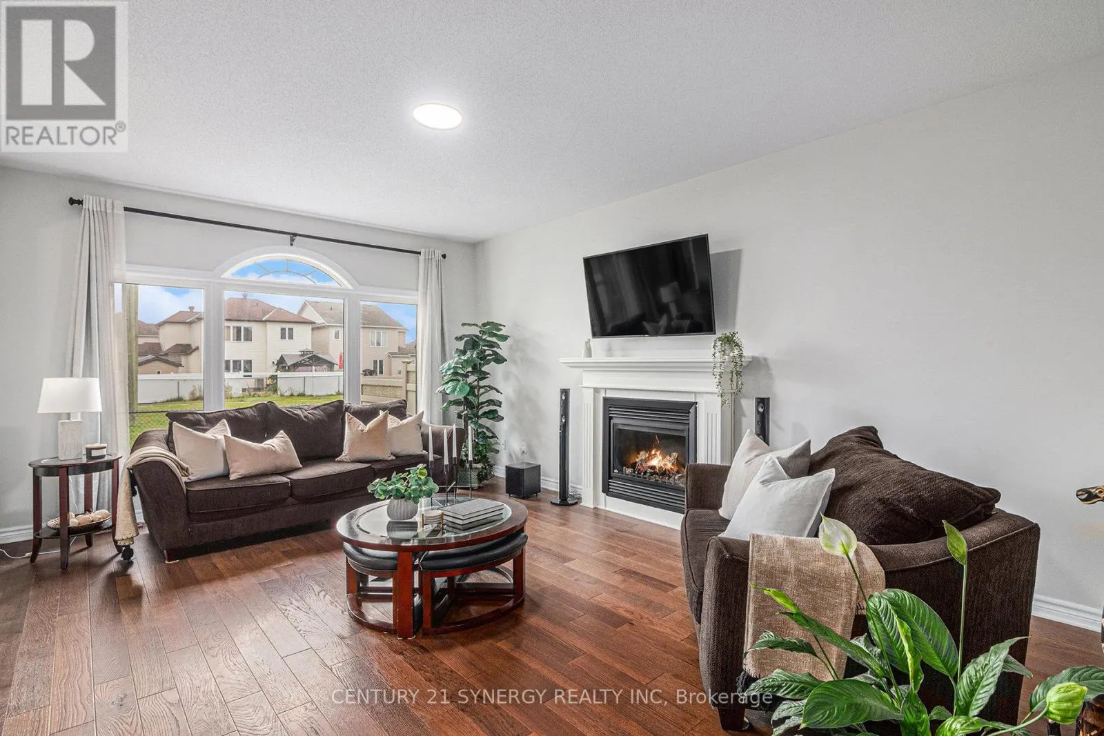 2479 ESPRIT DRIVE