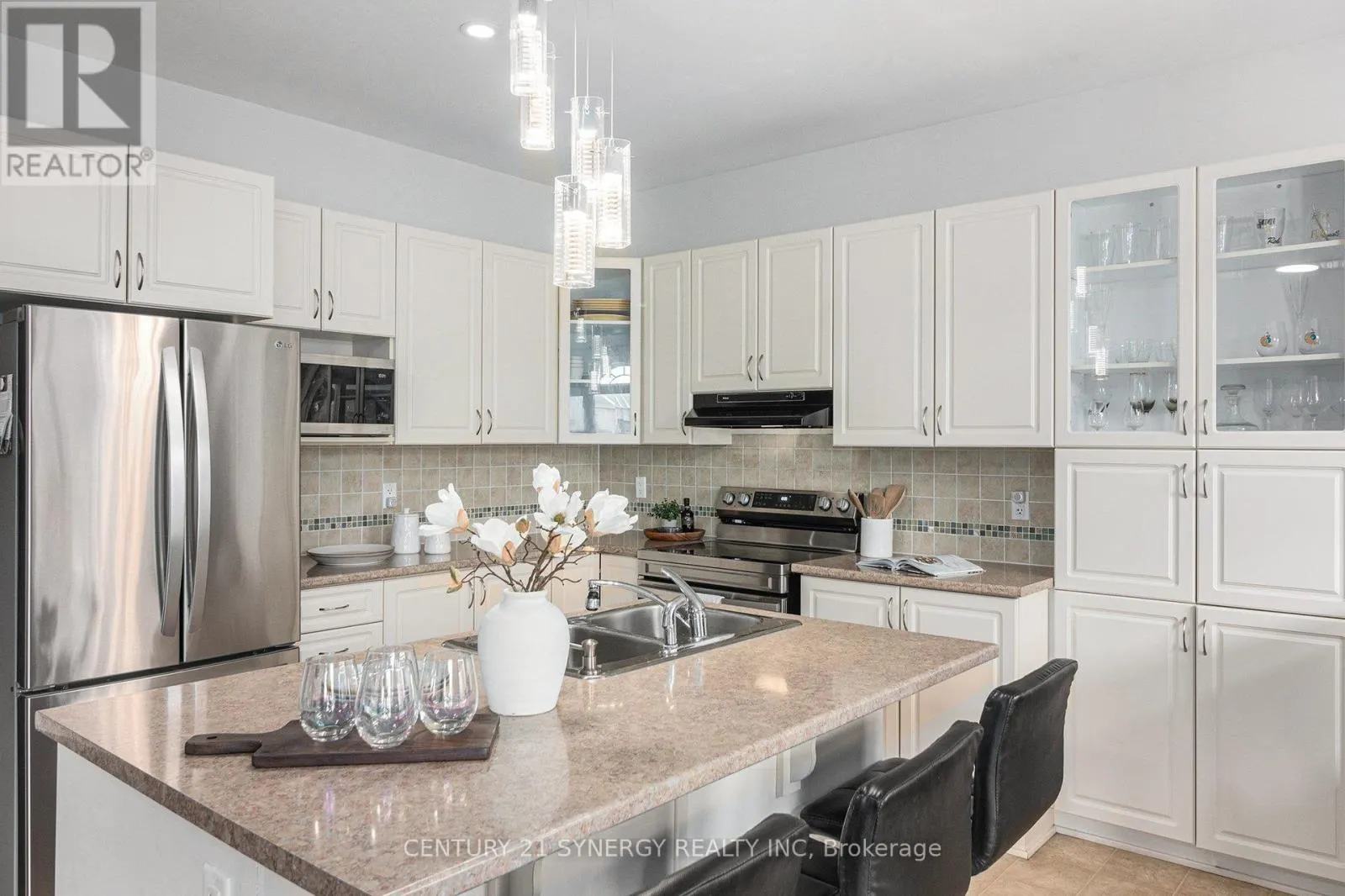 2479 ESPRIT DRIVE