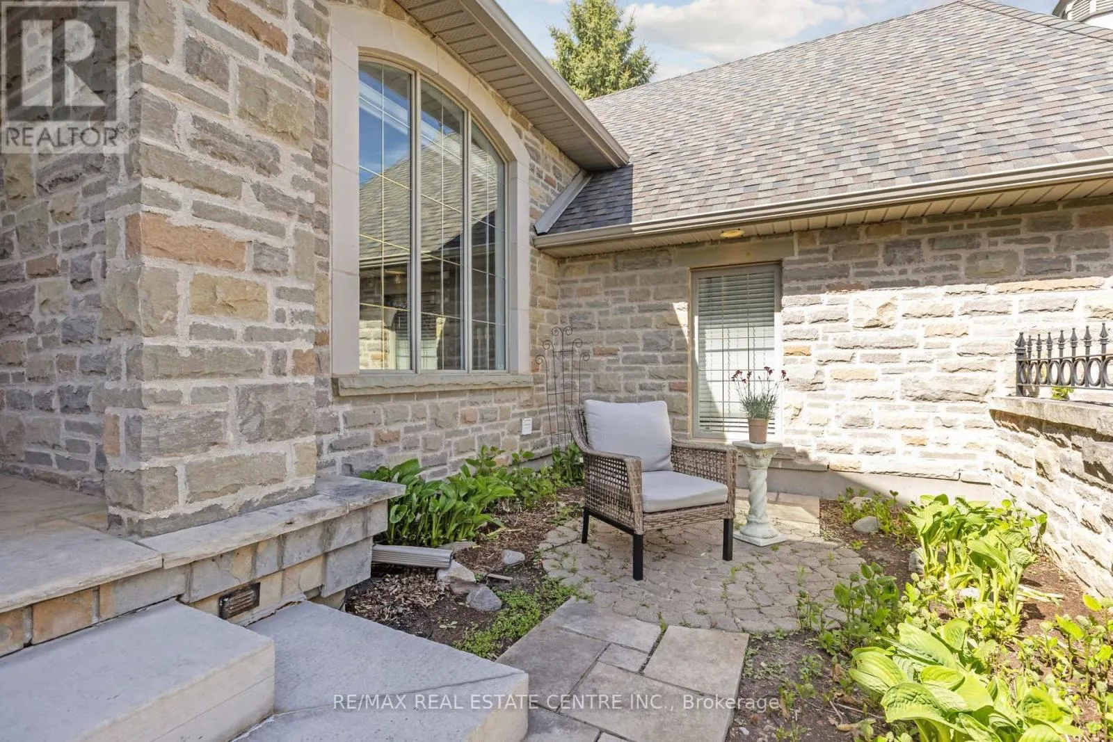 6 FOX RUN ROAD