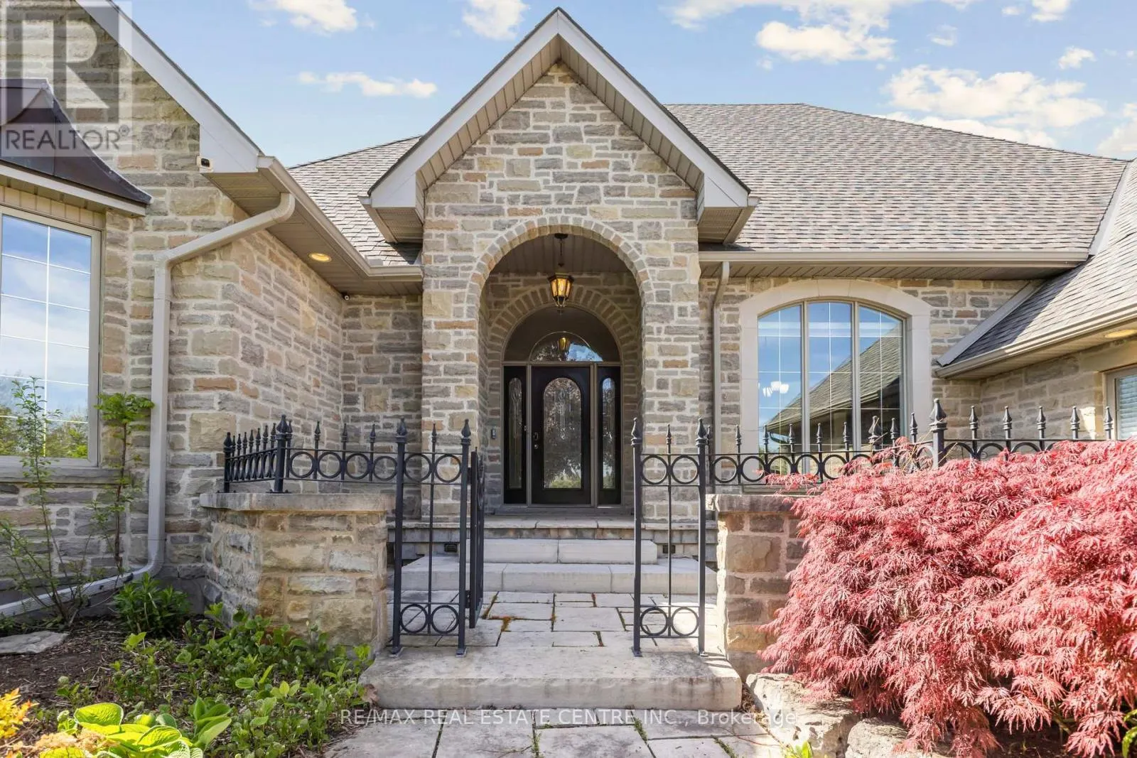 6 FOX RUN ROAD