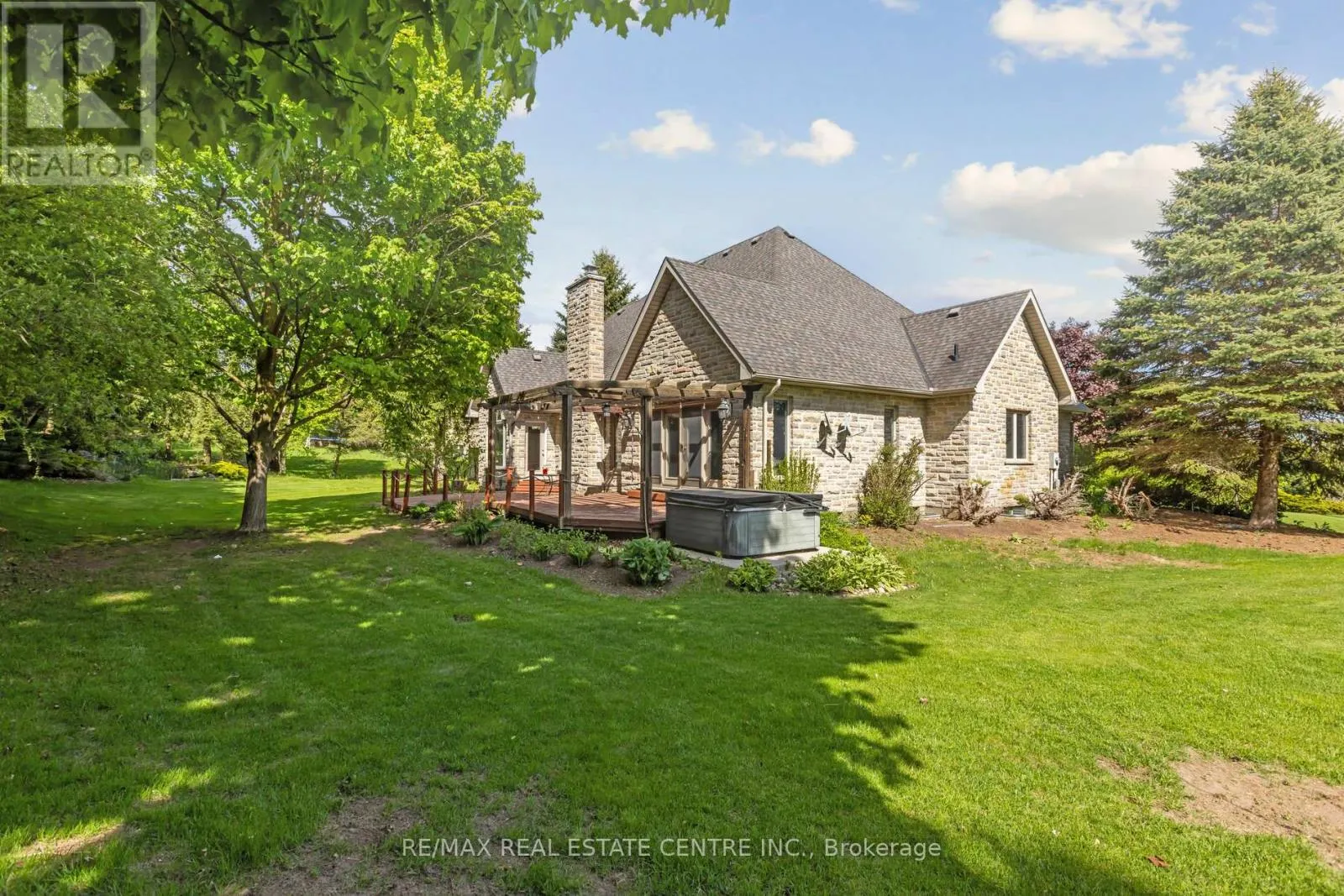 6 FOX RUN ROAD