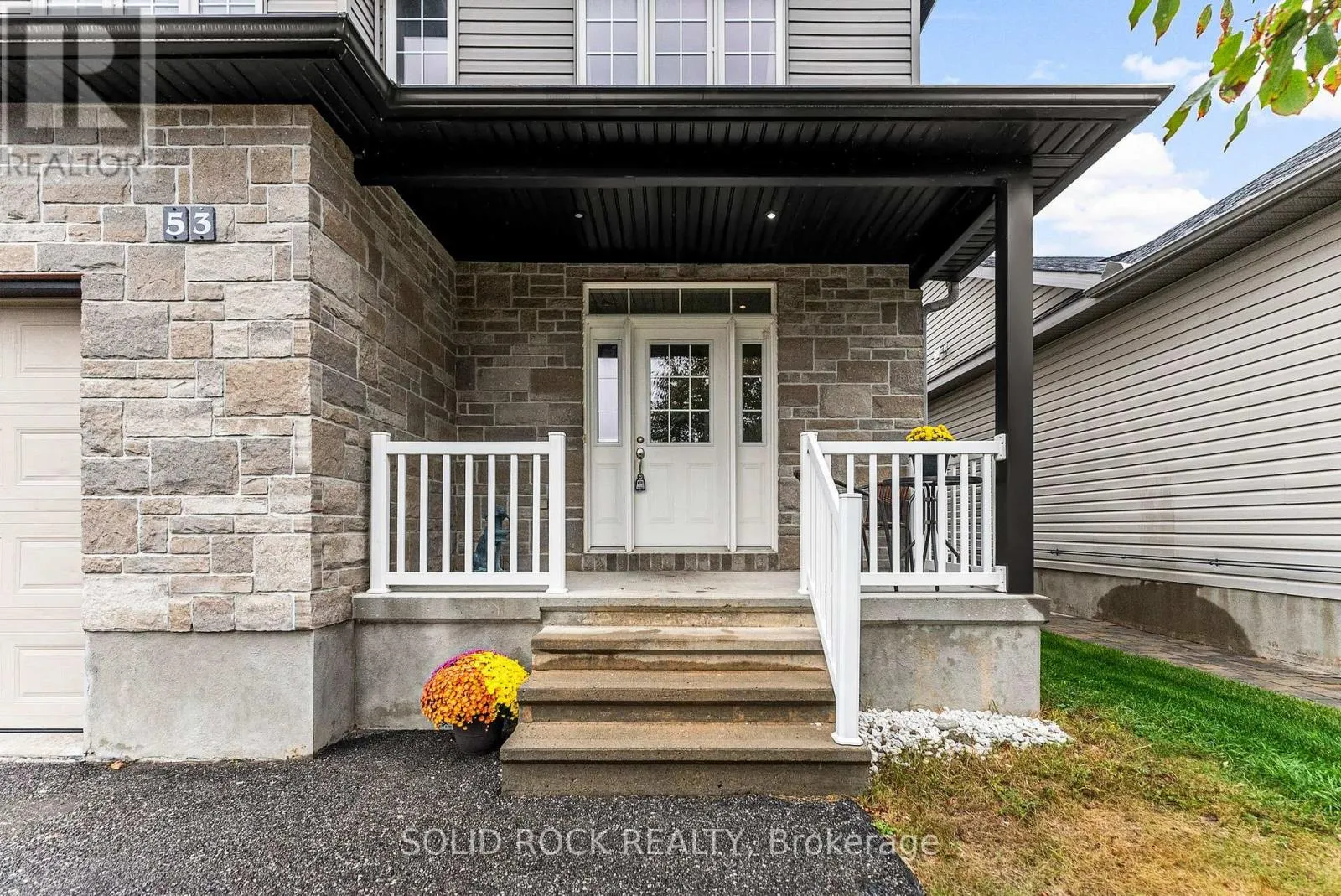 53 WILLOWSHORE WAY