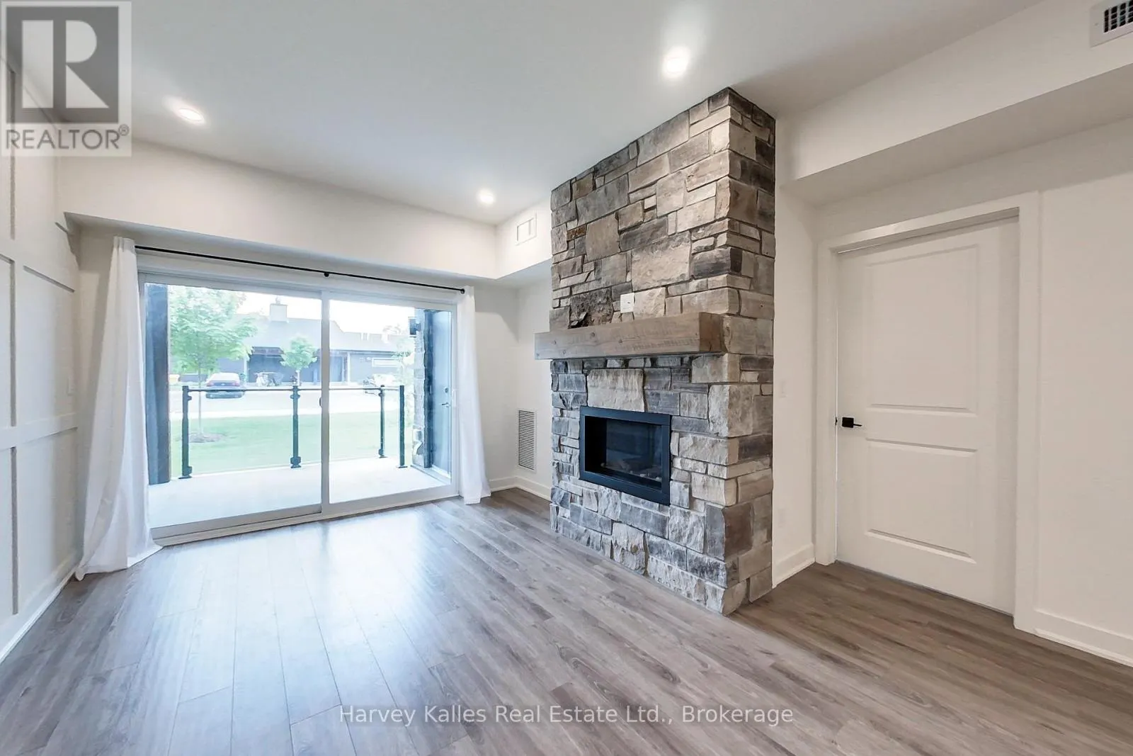 104 - 12 BECKWITH LANE, #104