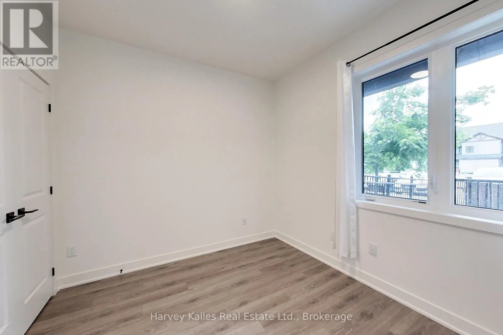 104 - 12 BECKWITH LANE, #104