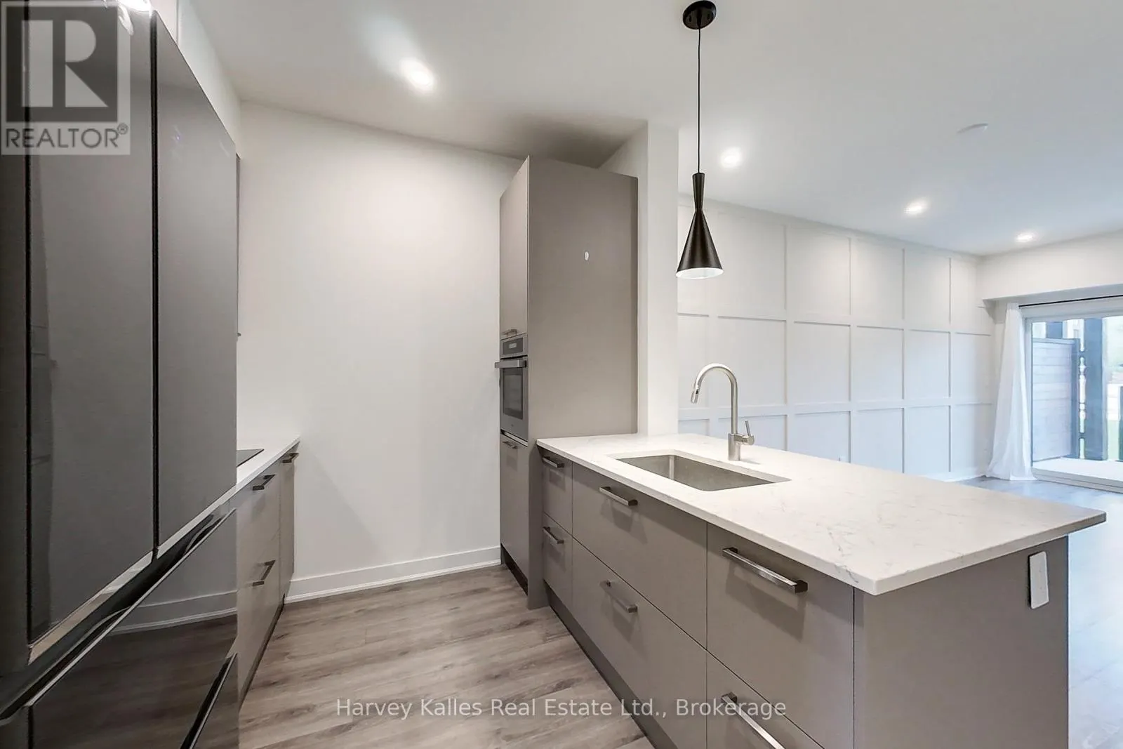 104 - 12 BECKWITH LANE, #104