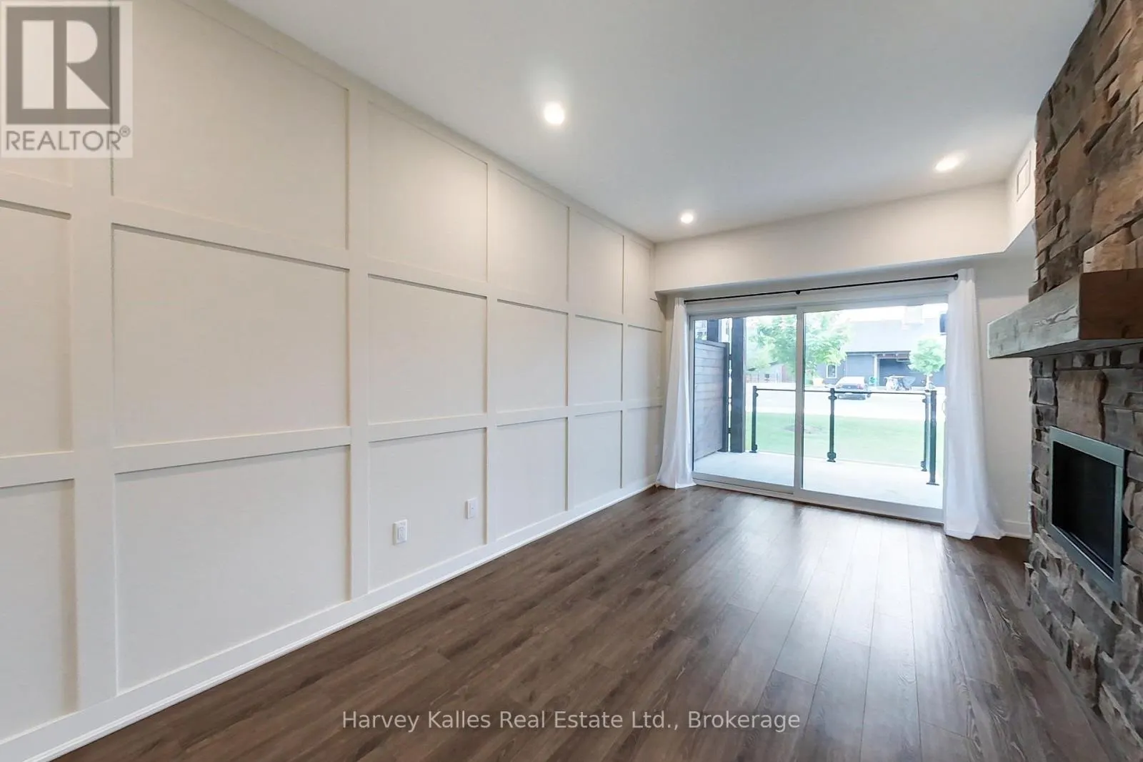 104 - 12 BECKWITH LANE, #104