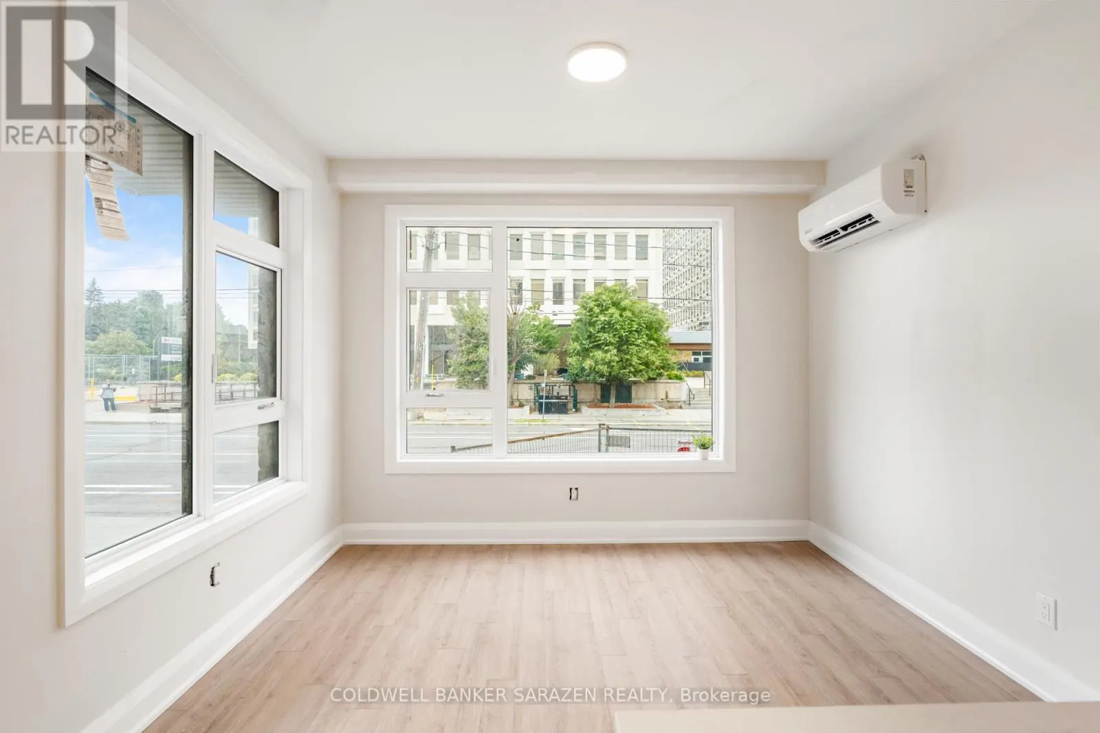 101 - 10 MCARTHUR AVENUE