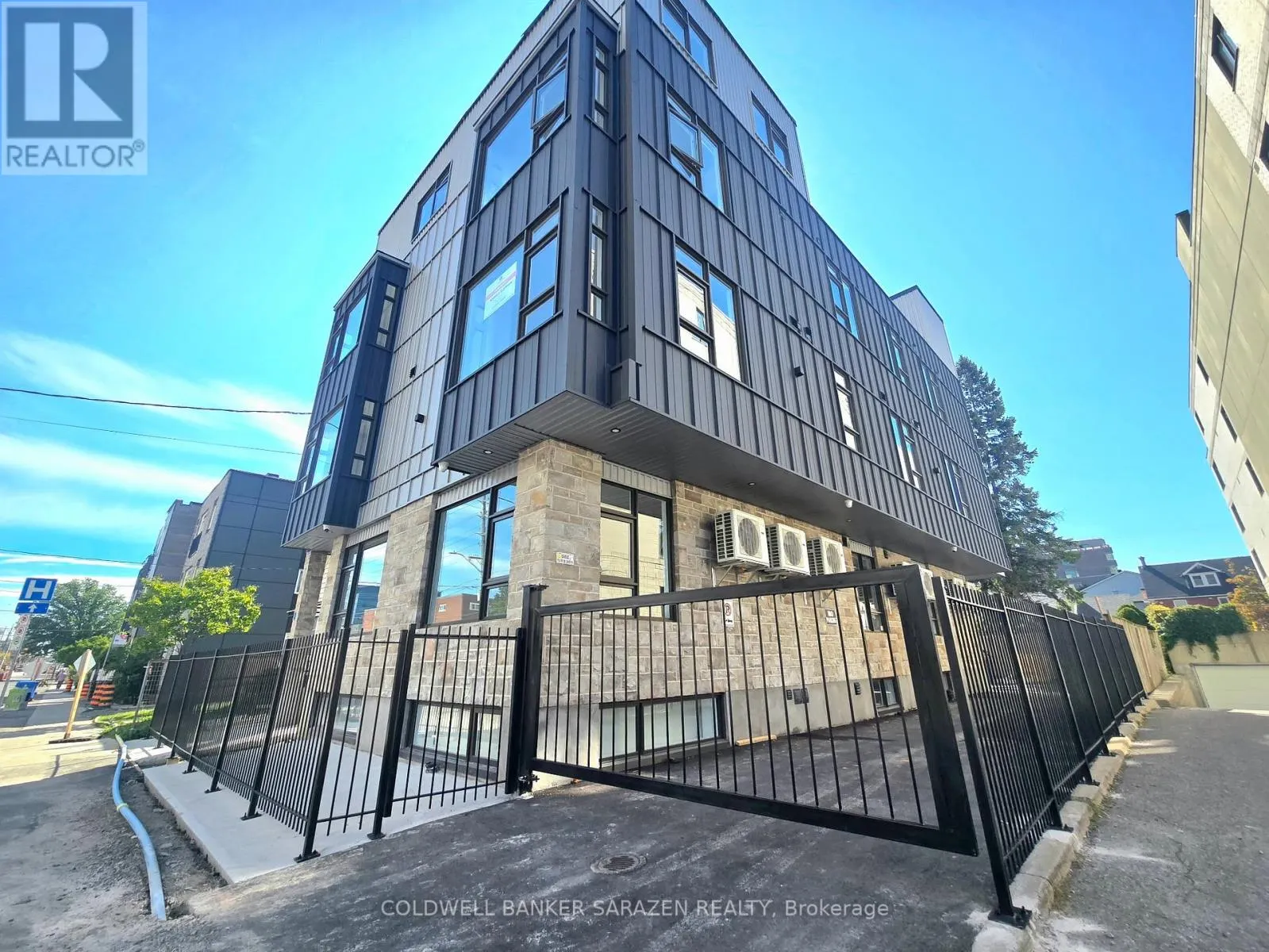 101 - 10 MCARTHUR AVENUE