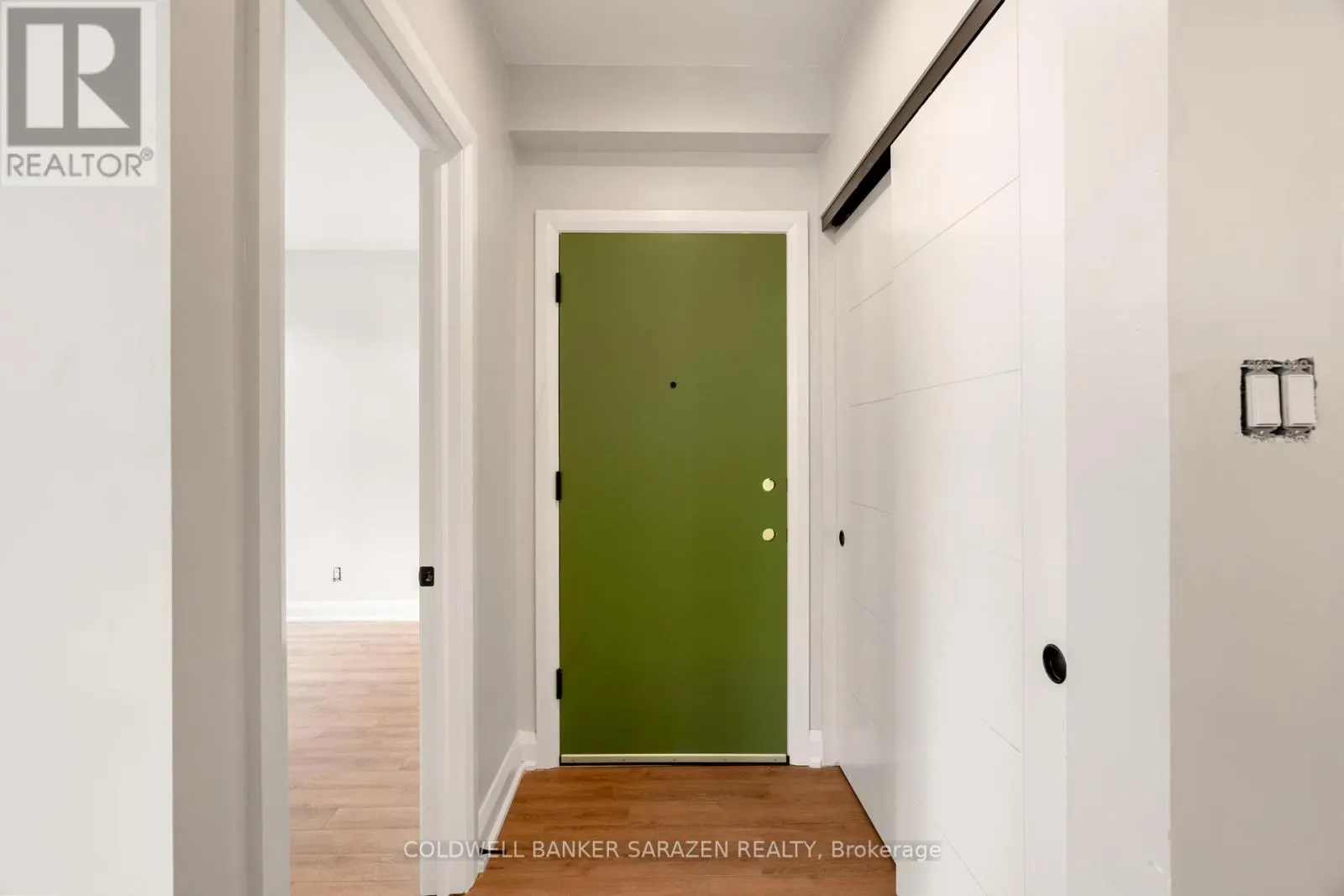 101 - 10 MCARTHUR AVENUE