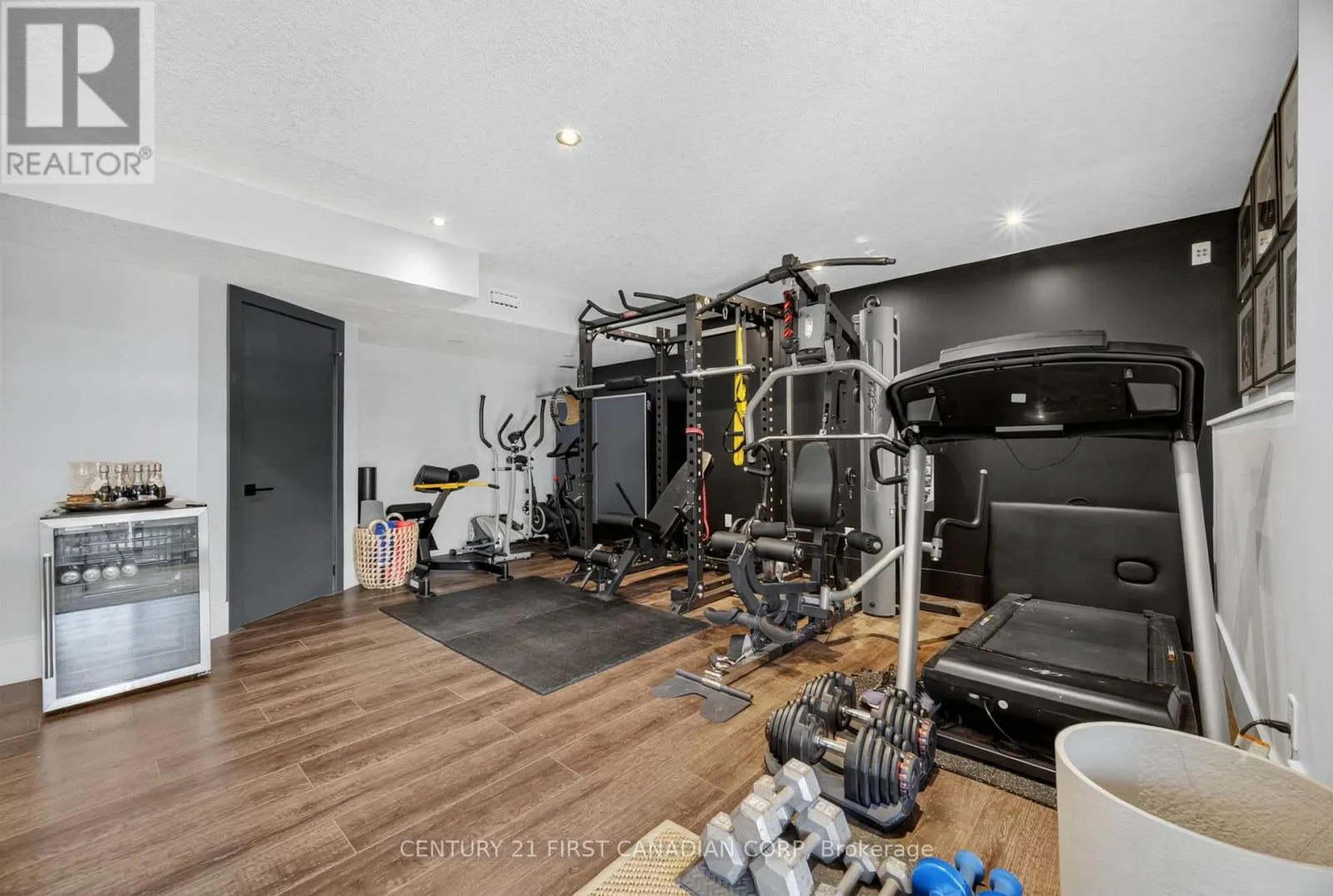 688 CLEARWATER CRESCENT