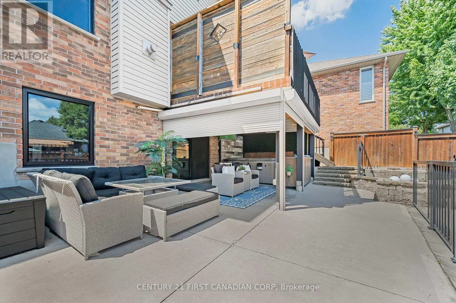 688 CLEARWATER CRESCENT