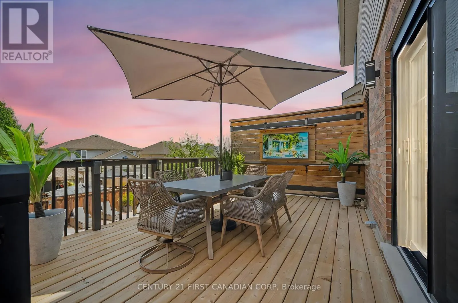 688 CLEARWATER CRESCENT