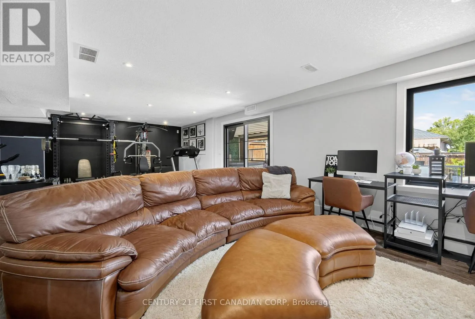 688 CLEARWATER CRESCENT