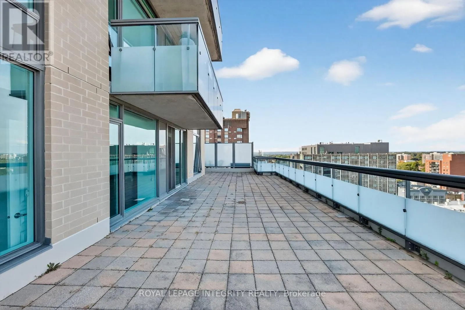 1113 - 238 BESSERER STREET