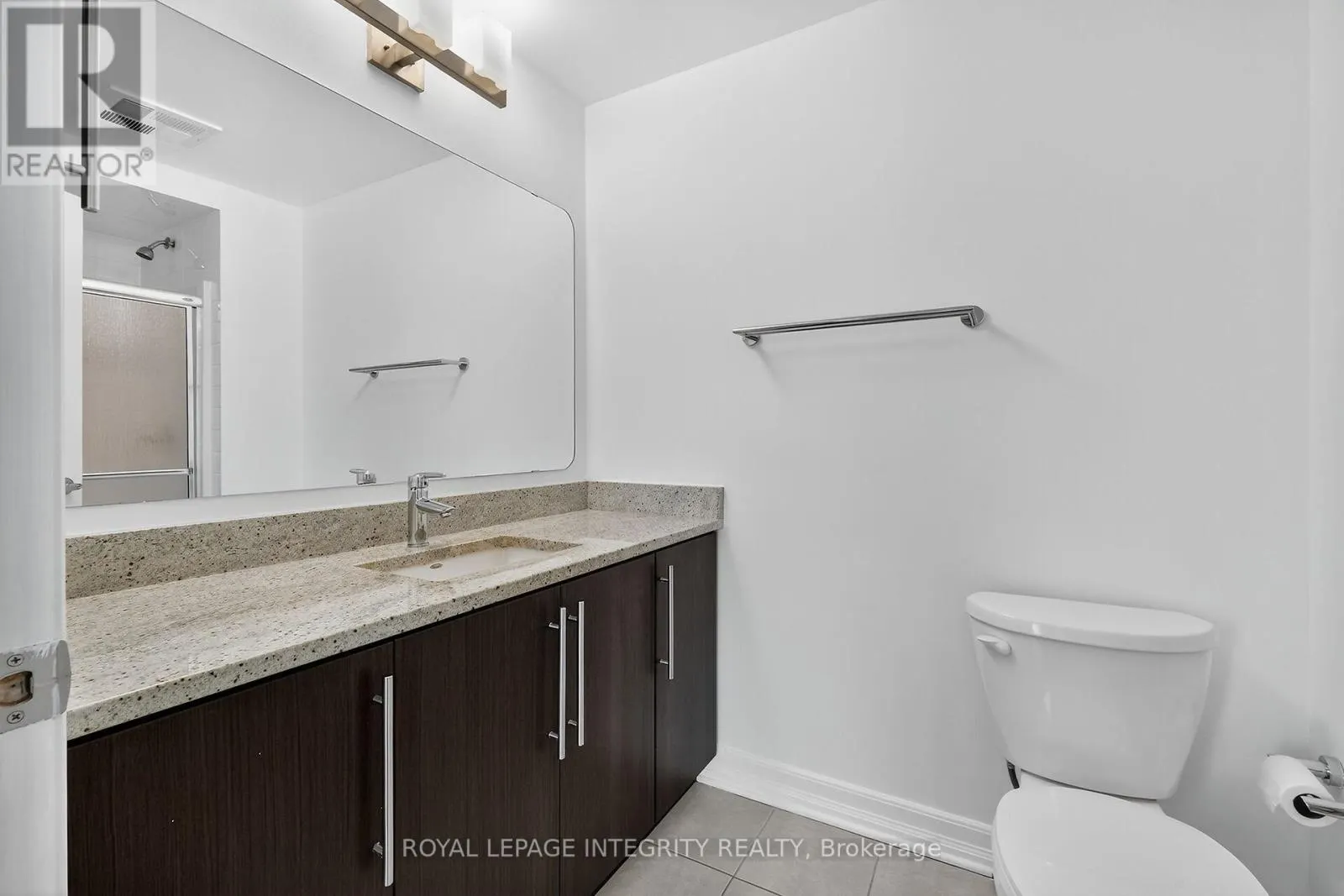 1113 - 238 BESSERER STREET