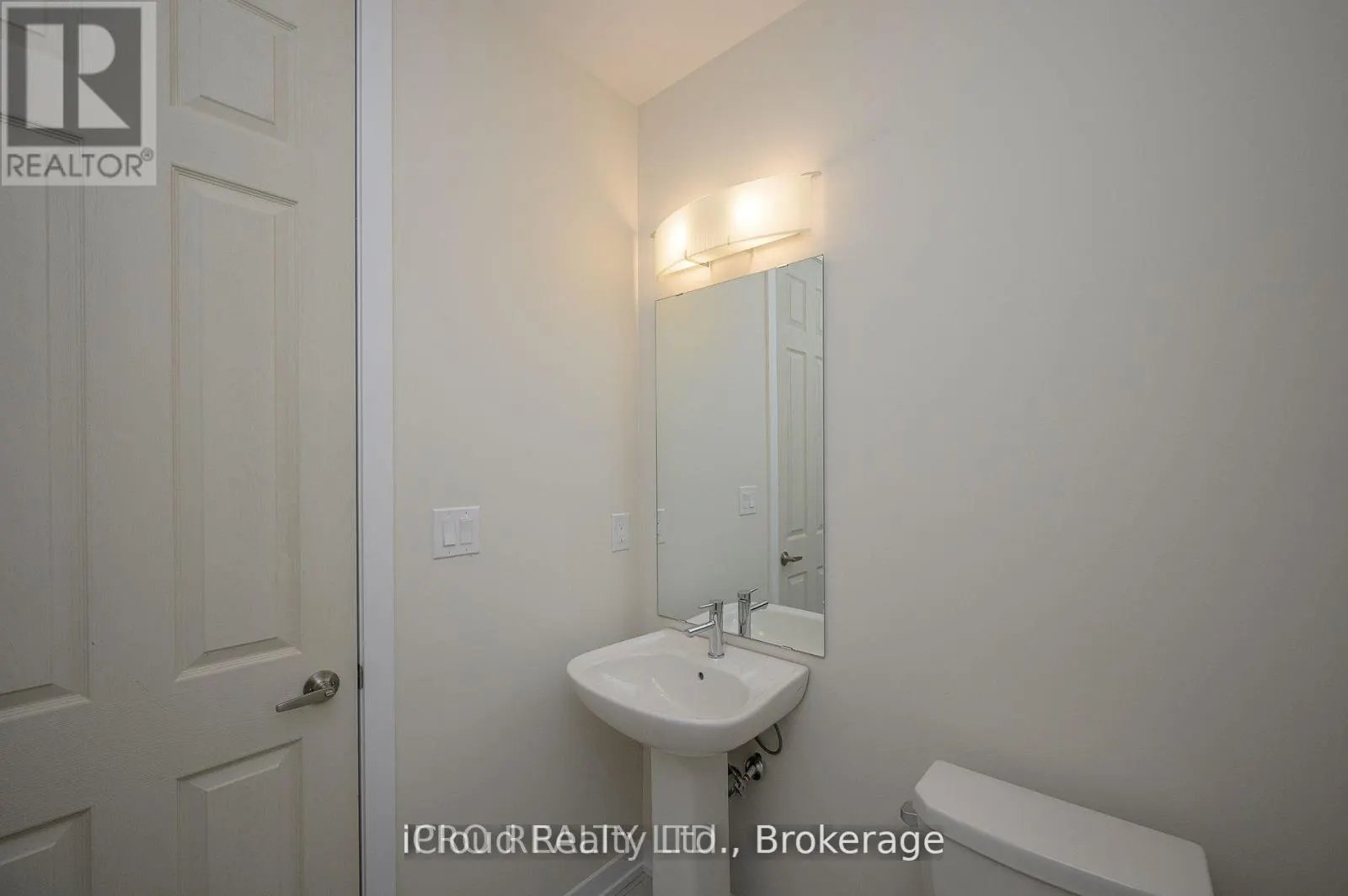 102 SUNFLOWER CRESCENT