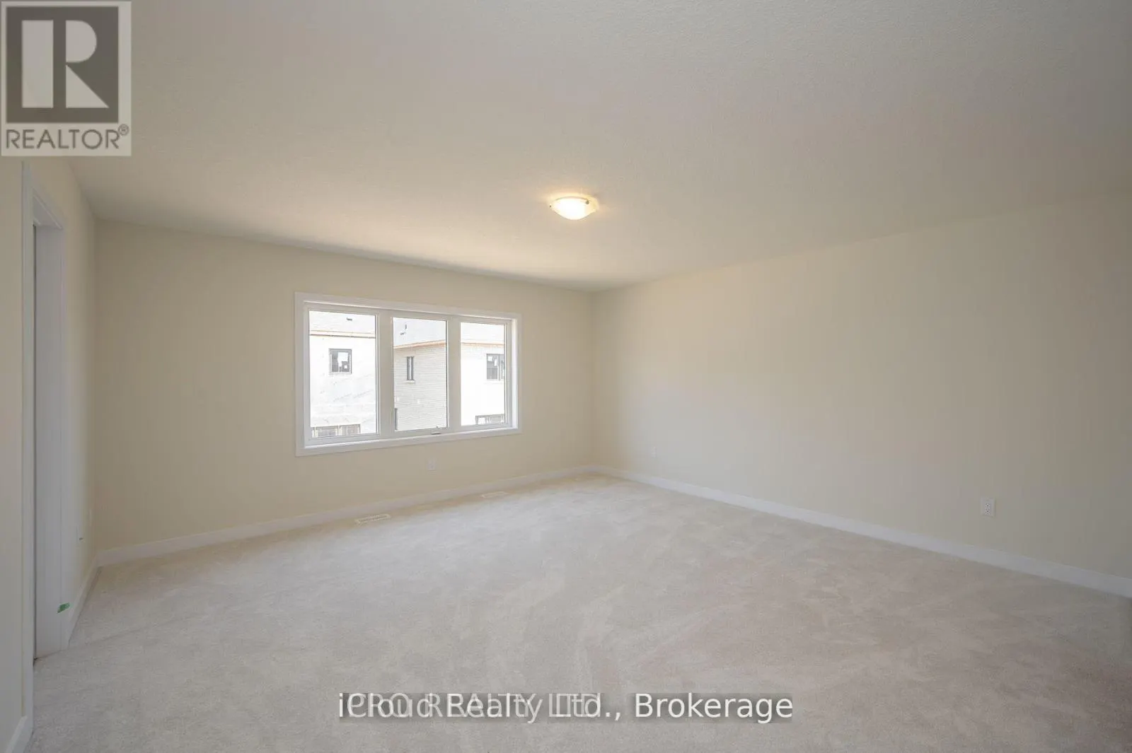 102 SUNFLOWER CRESCENT