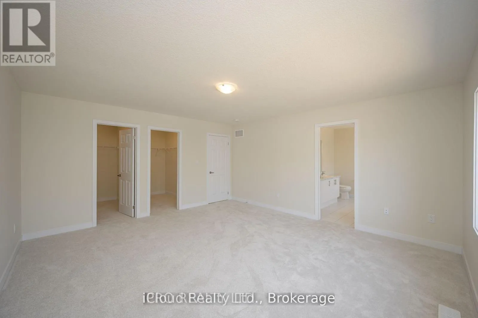 102 SUNFLOWER CRESCENT