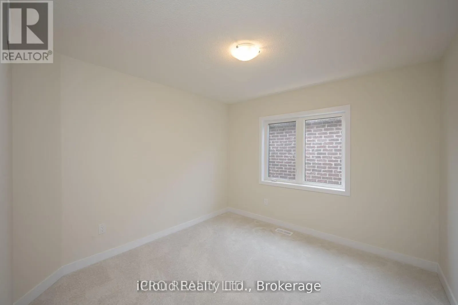 102 SUNFLOWER CRESCENT