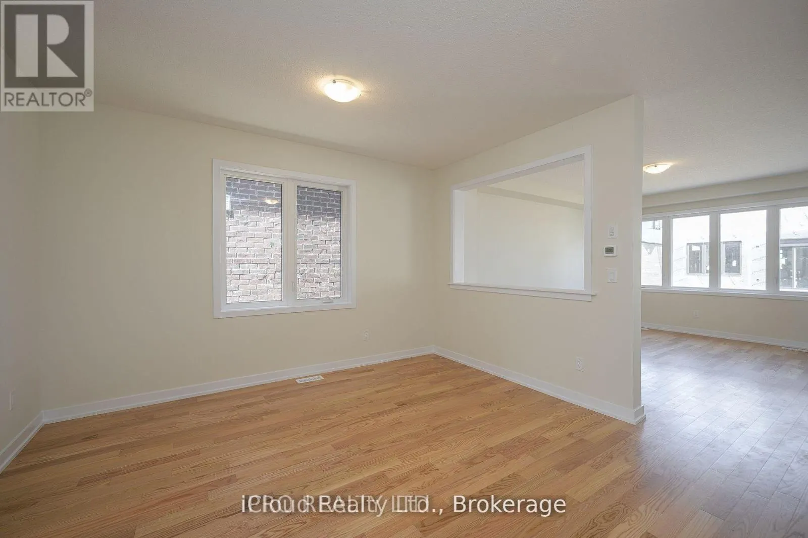 102 SUNFLOWER CRESCENT