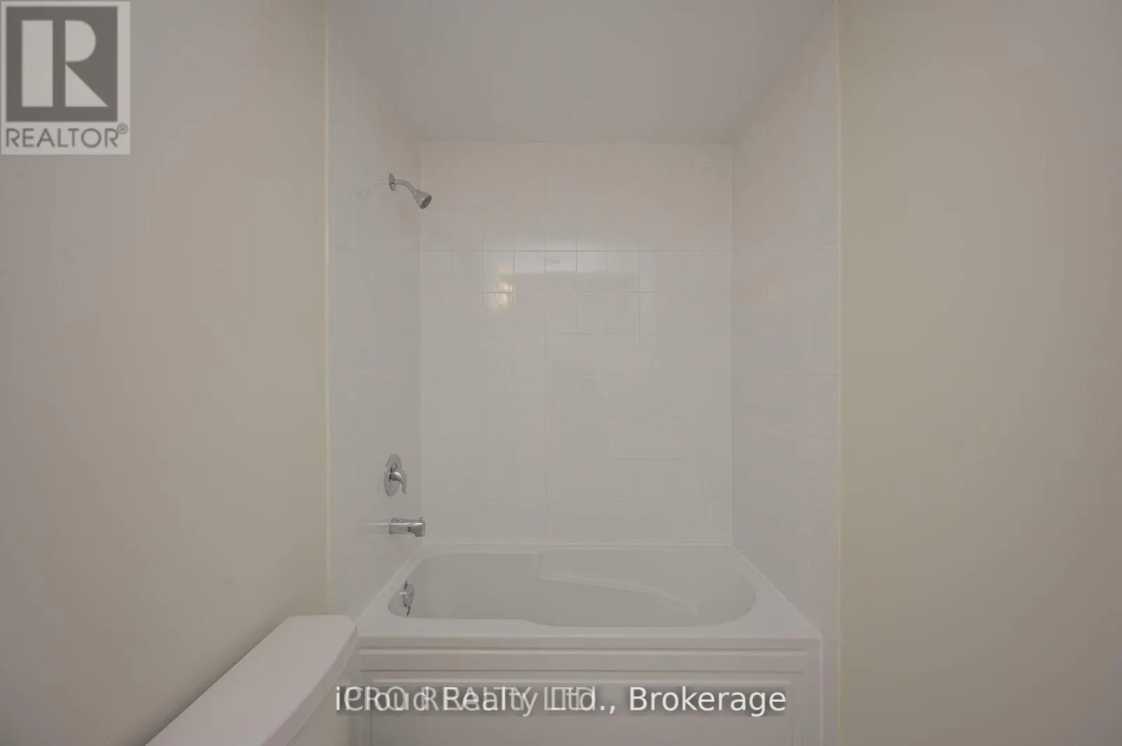102 SUNFLOWER CRESCENT