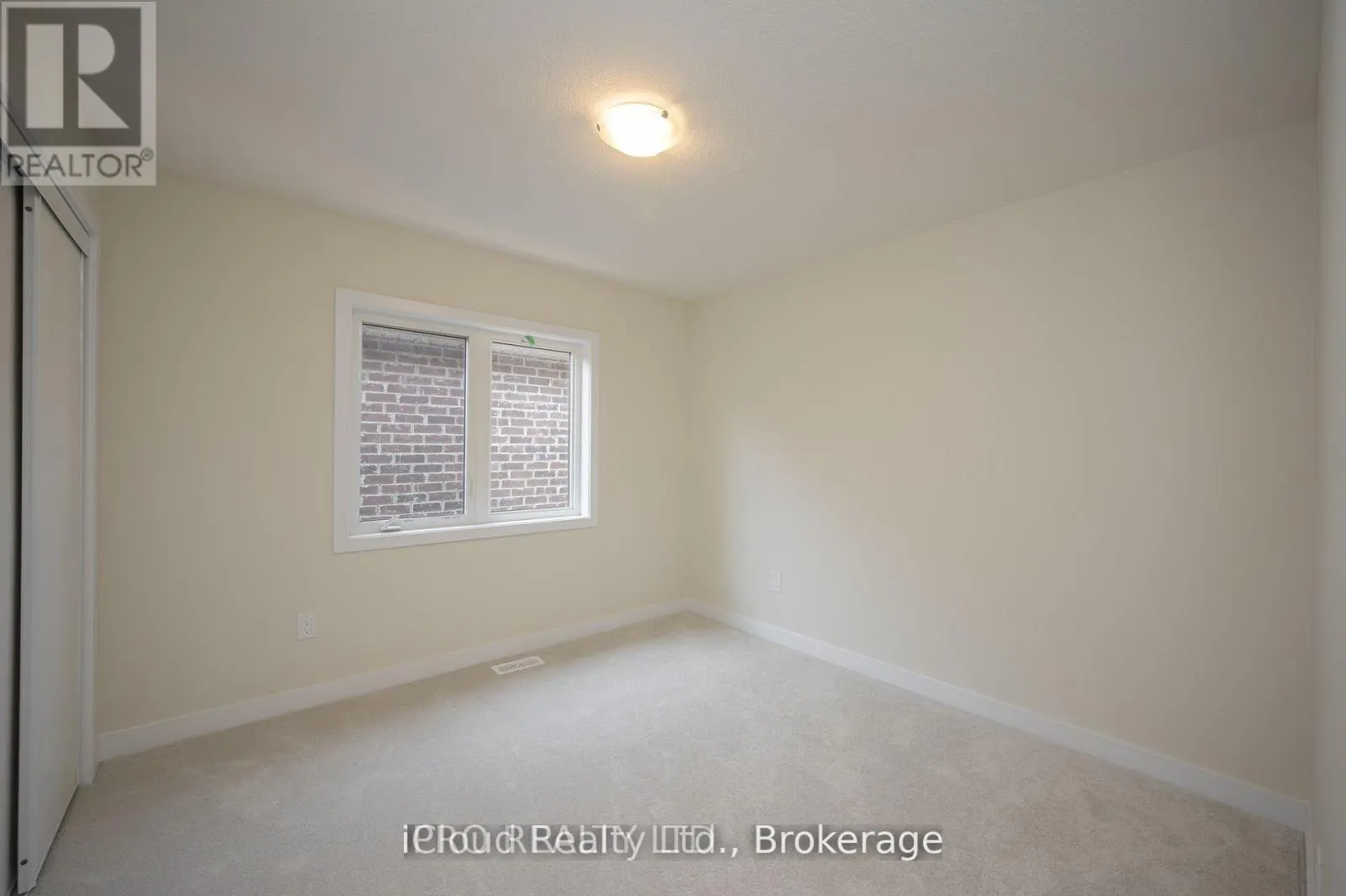 102 SUNFLOWER CRESCENT