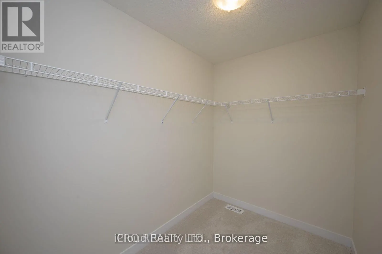 102 SUNFLOWER CRESCENT