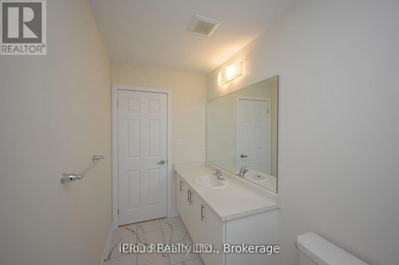 102 SUNFLOWER CRESCENT