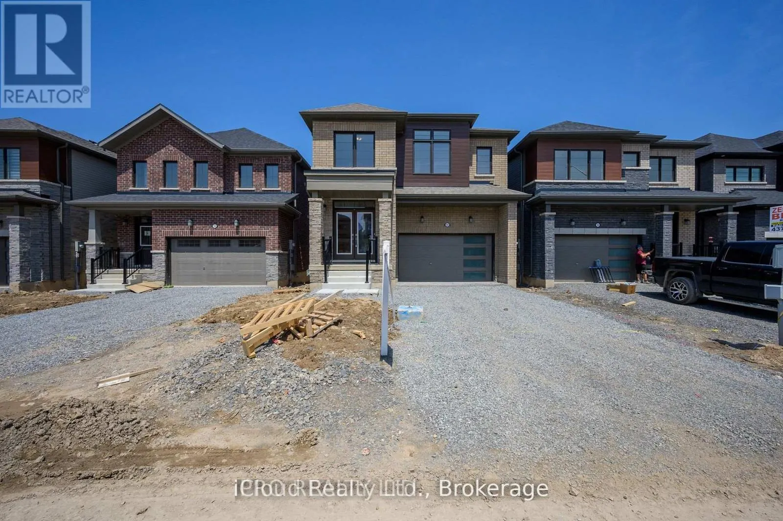 102 SUNFLOWER CRESCENT