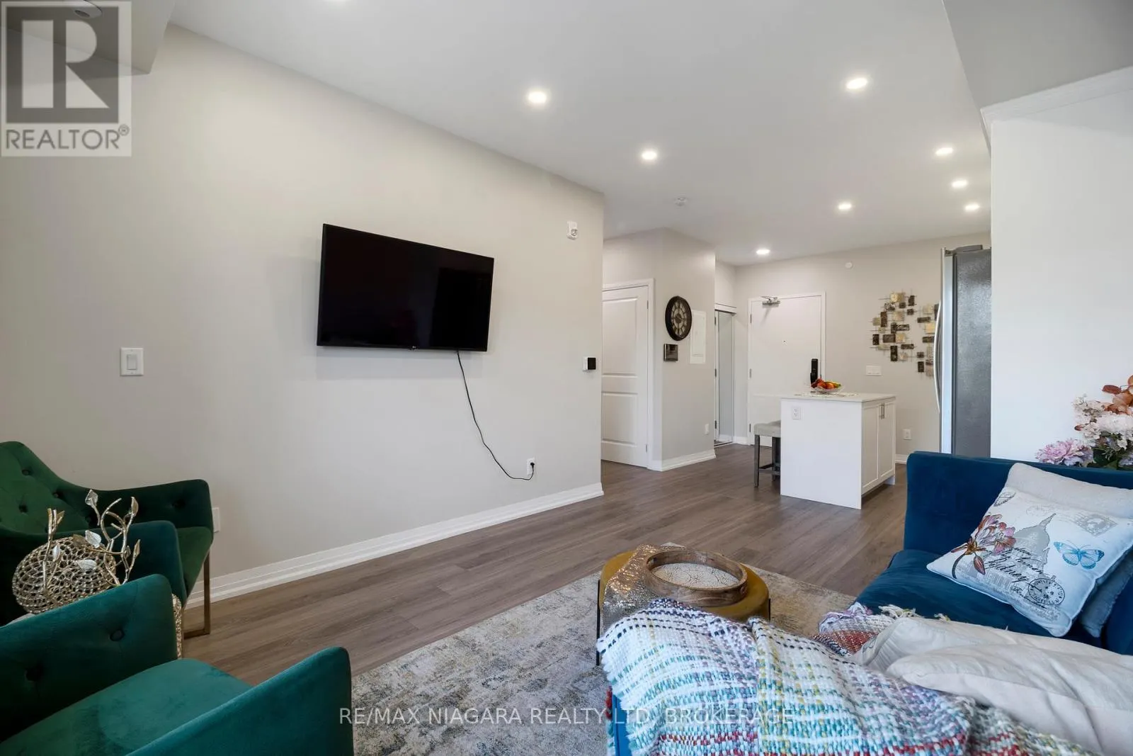 130 - 50 HERRICK AVENUE, #130