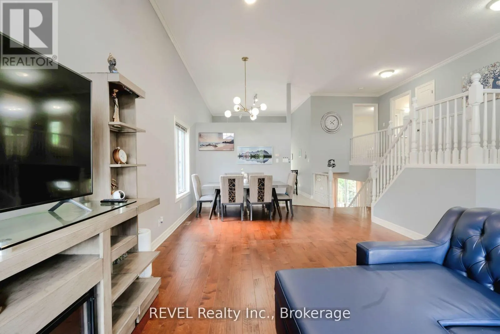 1085 SOUTH WENIGE DRIVE