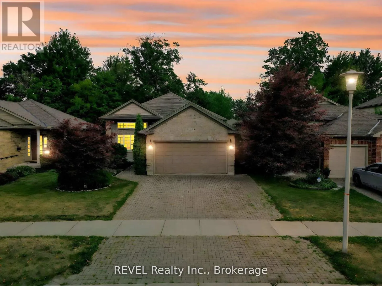 1085 SOUTH WENIGE DRIVE