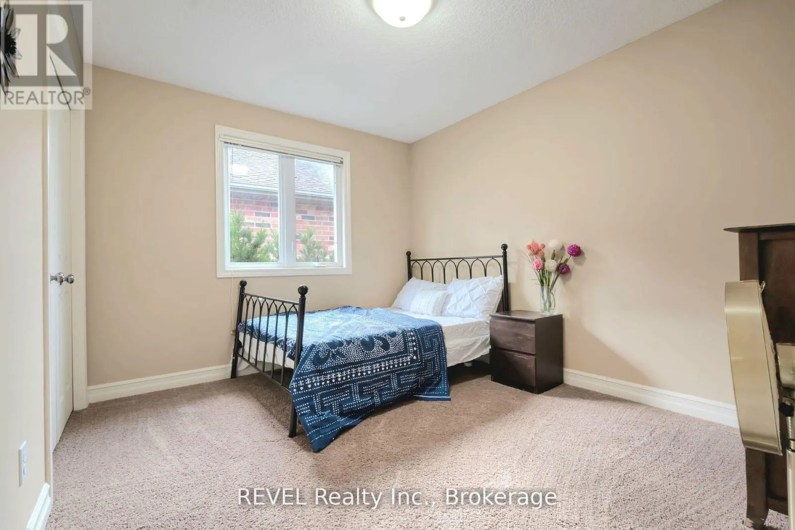 1085 SOUTH WENIGE DRIVE