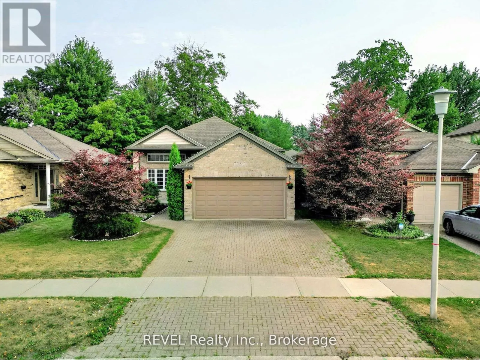1085 SOUTH WENIGE DRIVE