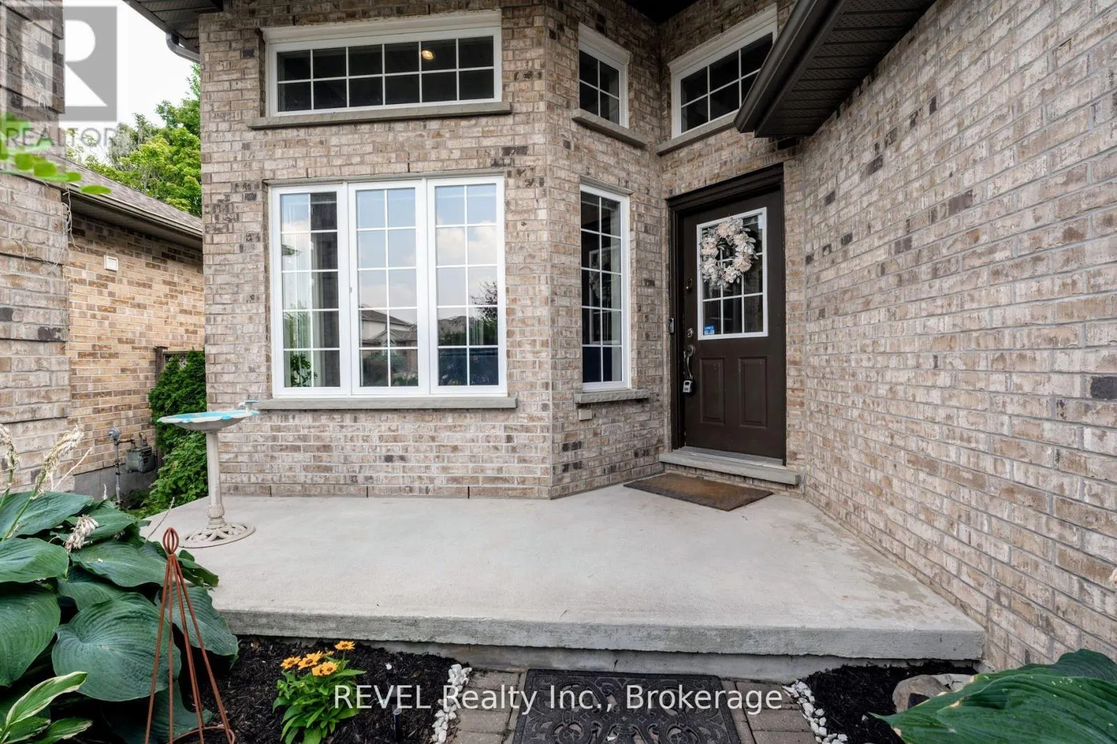 1085 SOUTH WENIGE DRIVE