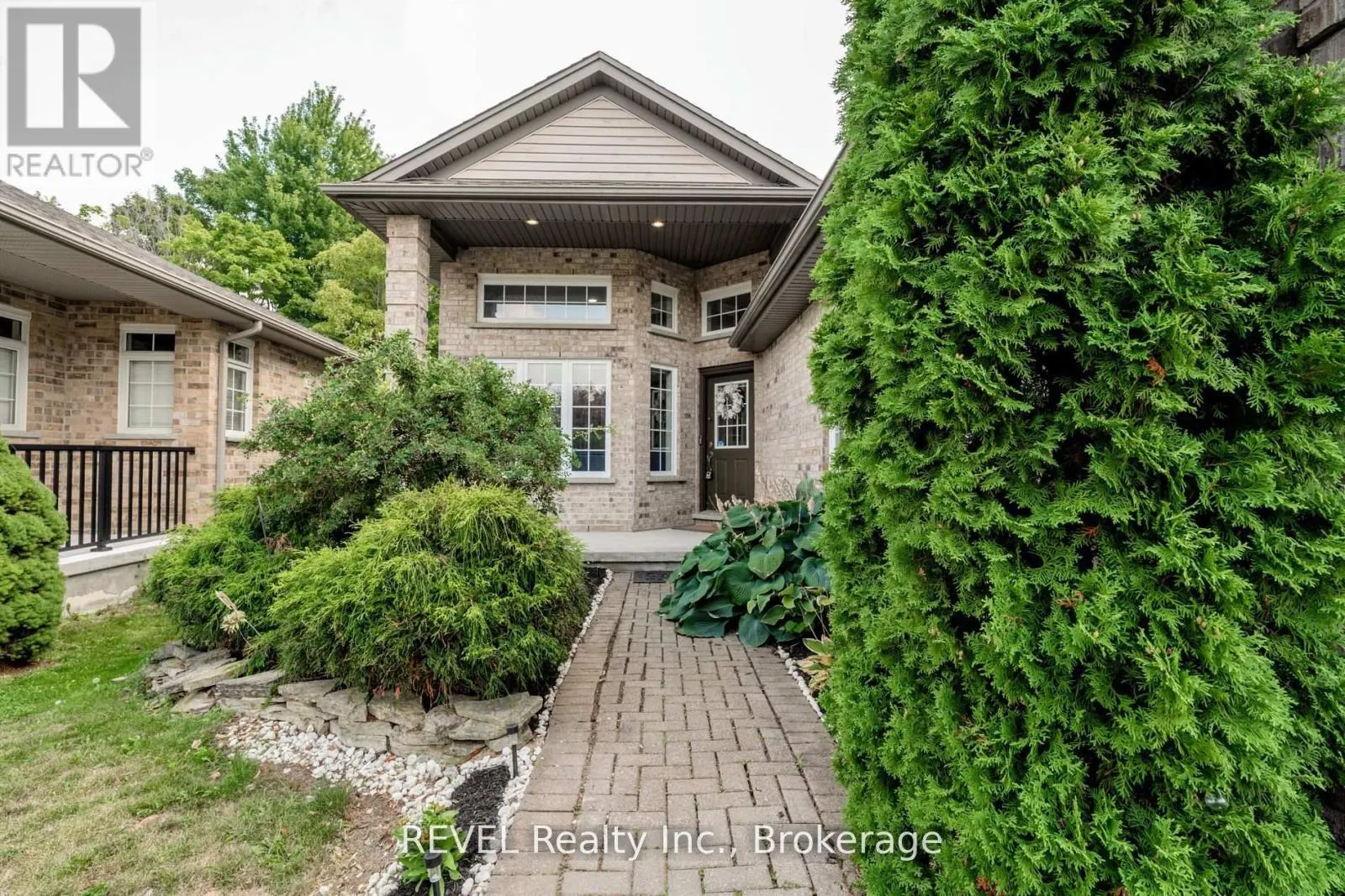 1085 SOUTH WENIGE DRIVE