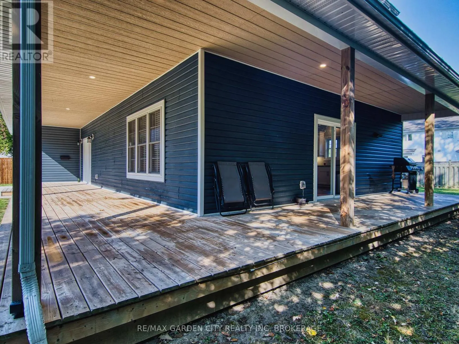 686 LAKEVIEW ROAD