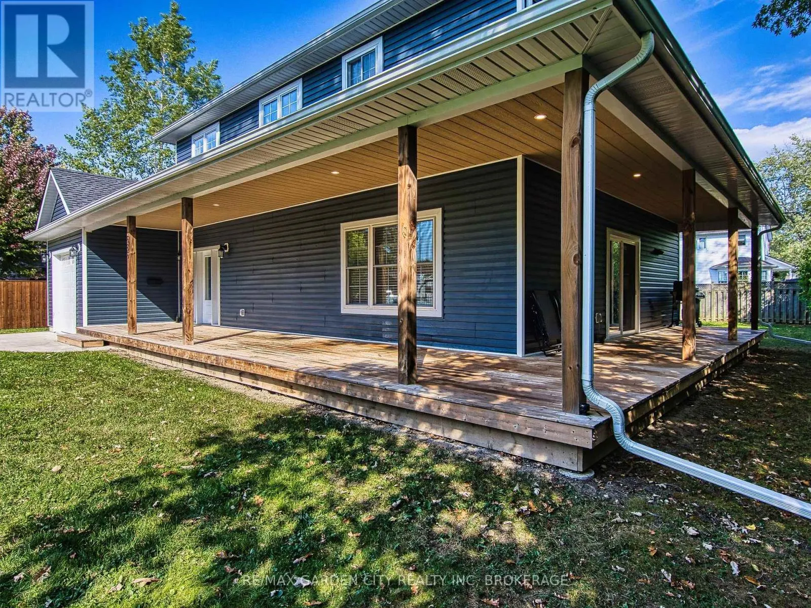 686 LAKEVIEW ROAD