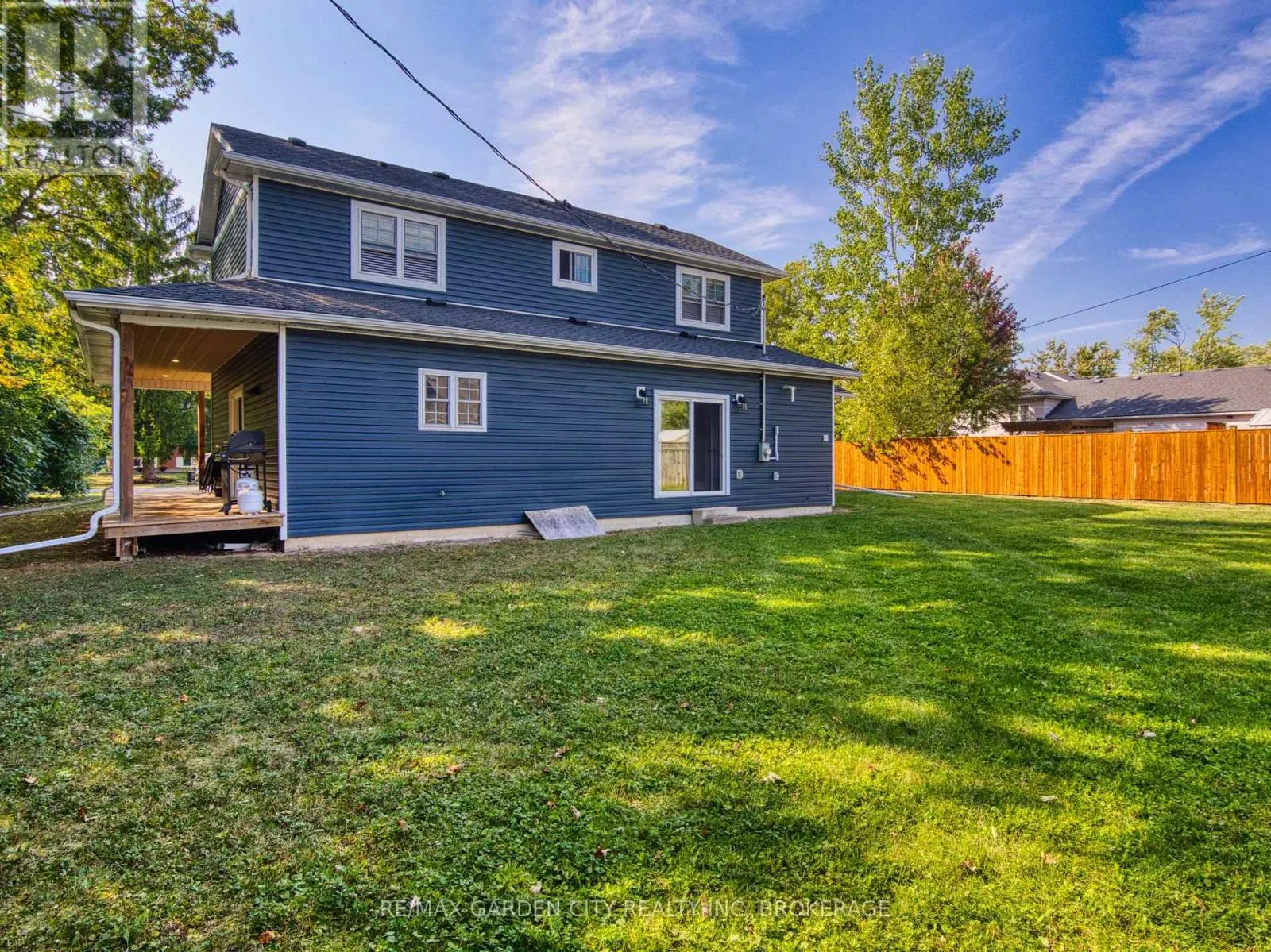 686 LAKEVIEW ROAD