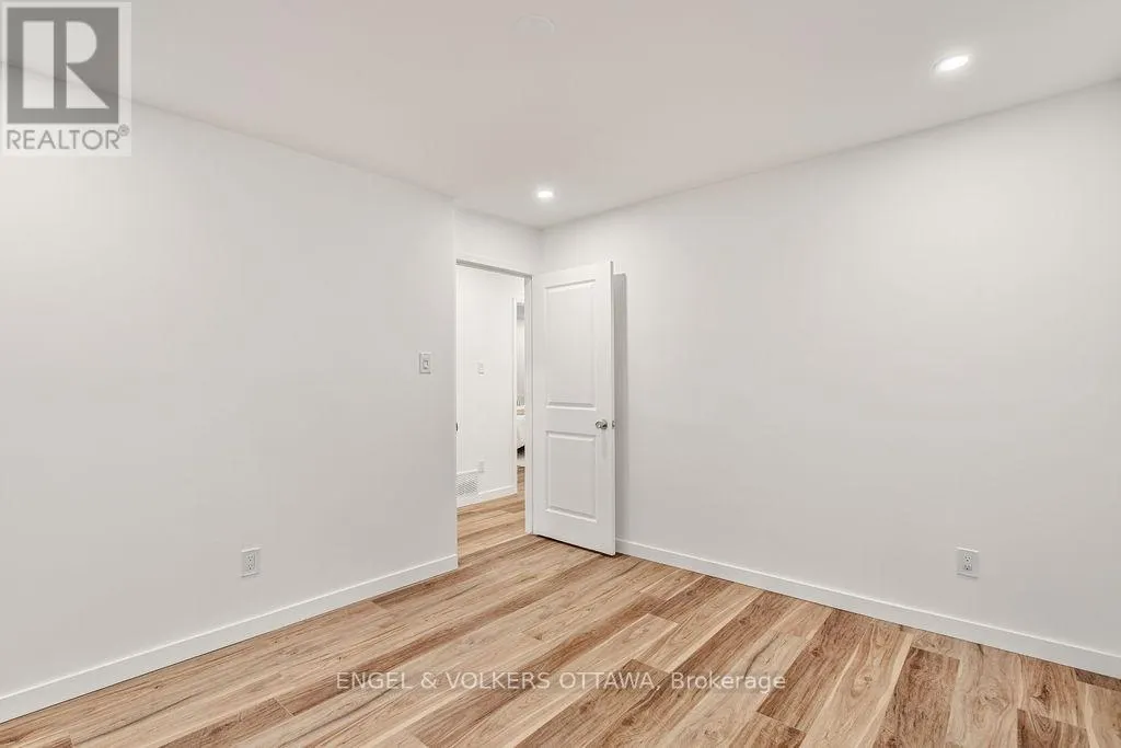 12 BAYSIDE PRIVATE