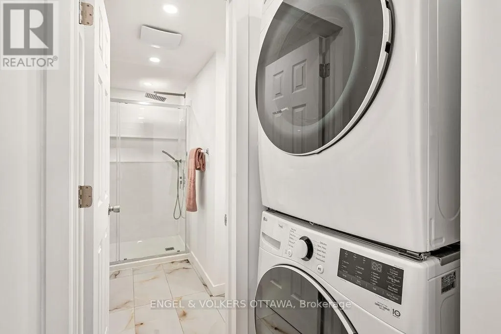 12 BAYSIDE PRIVATE
